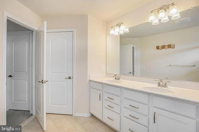 11808 Boland Manor Dr — Photo 16