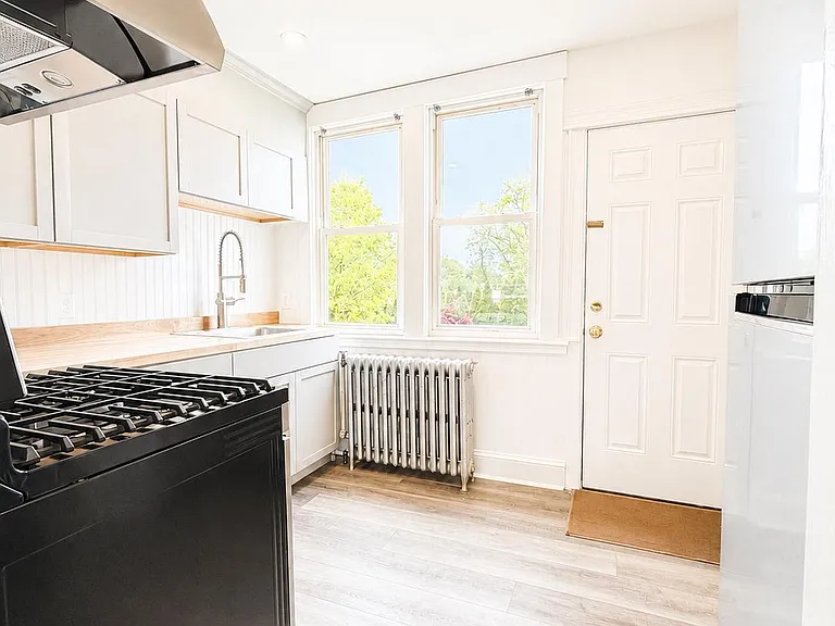 522 E Main St #B — Photo 15