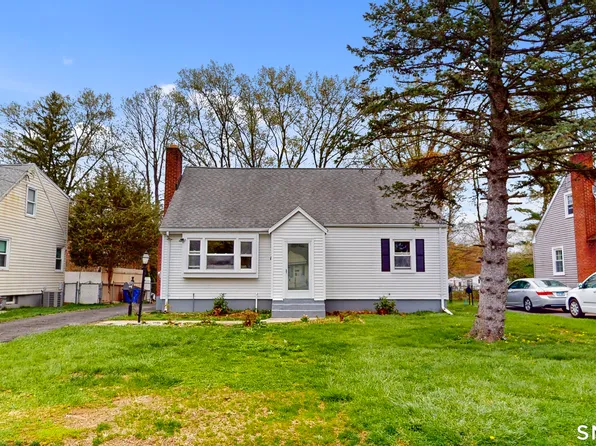8 Madsen Road, West Hartford, CT 06110