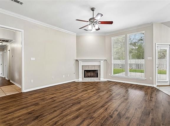 2nd image of 114 Lazy Creek Dr