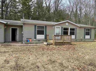 1717 N Seven Mile Rd, Sanford, MI 48657