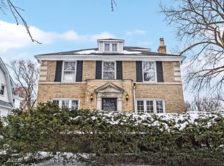 2025 Hawthorne Ln, Evanston, IL 60201