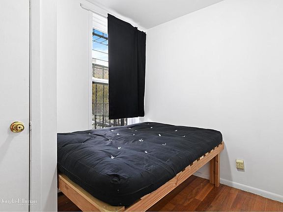 4th image of 305 Franklin Ave APT 2R