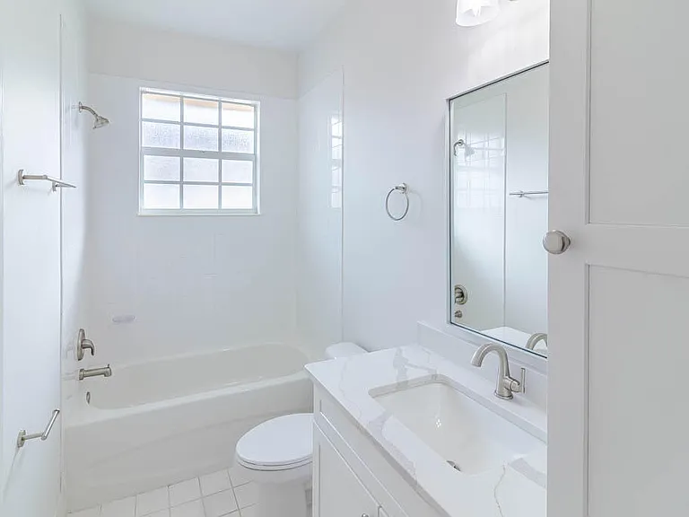 356 SE Bloxham Way — Photo 41