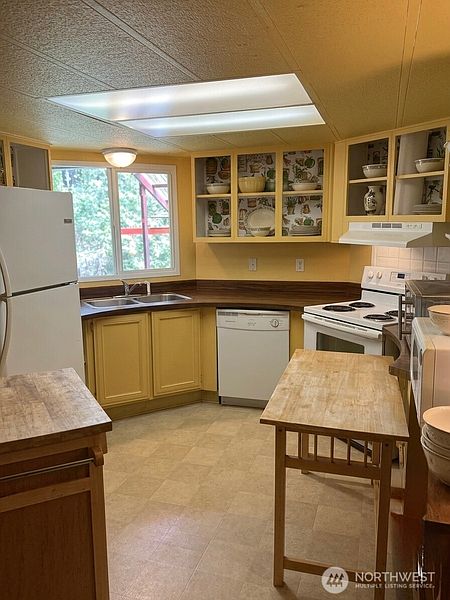5th image of 32711 36th Avenue E