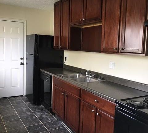 4th image of 1365 Grovewood Dr