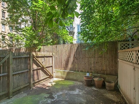 5th image of 405 E 82nd St APT 1A