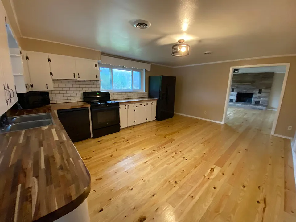 815 Lohman Rd