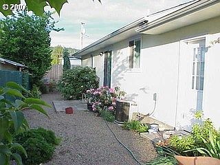 2nd image of 820 S 3rd St
