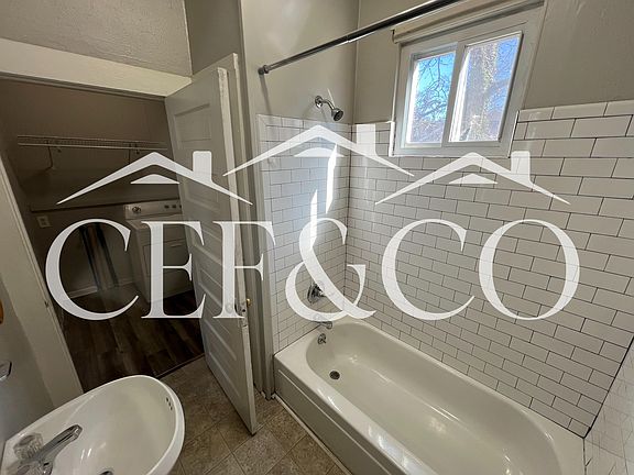 4th image of 327 & B College St #A