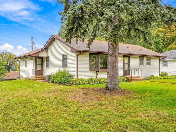 430 11th Ave NW, New Brighton, MN 55112
