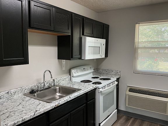 2nd image of 427 Princeton St APT 7