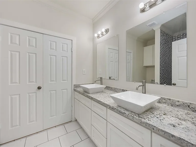 2708 Sam Wilson St — Photo 8