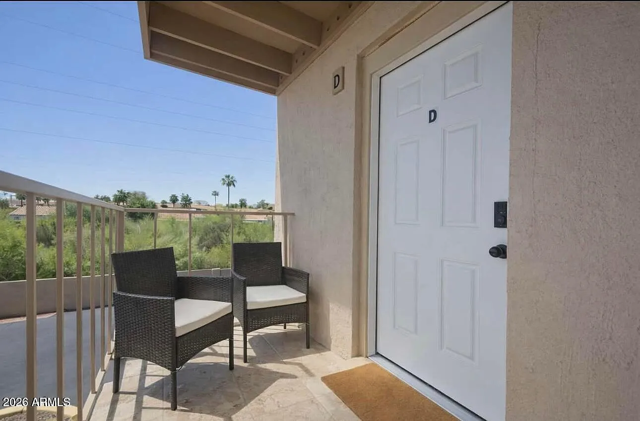 2 bed, 2.0 bath, 1026 sqft, $2,200 — Photo 2