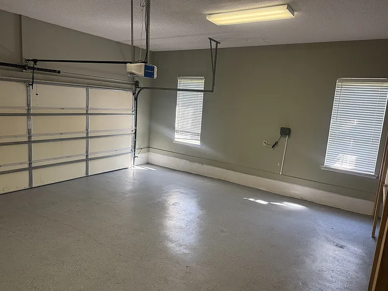 141 Royal Dr — Photo 21