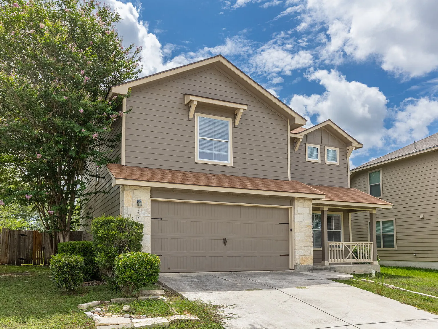 3 bed, 2.5 bath, 2214 sqft, $1,695 — Photo 3