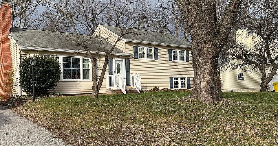 1st image of 120 Boyd Dr