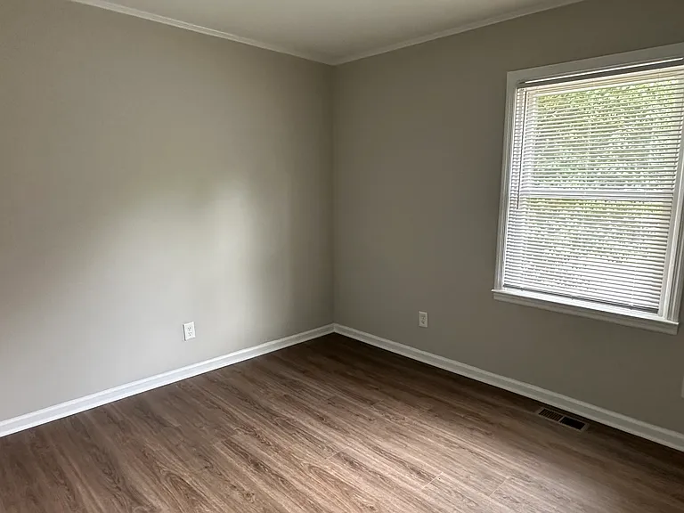 1806 Alpine Dr — Photo 18