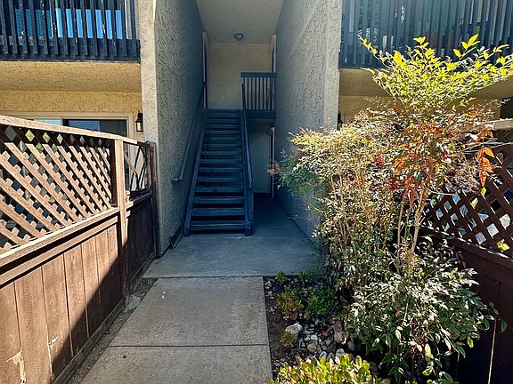 5th image of 321 Rancho Dr Unit 14