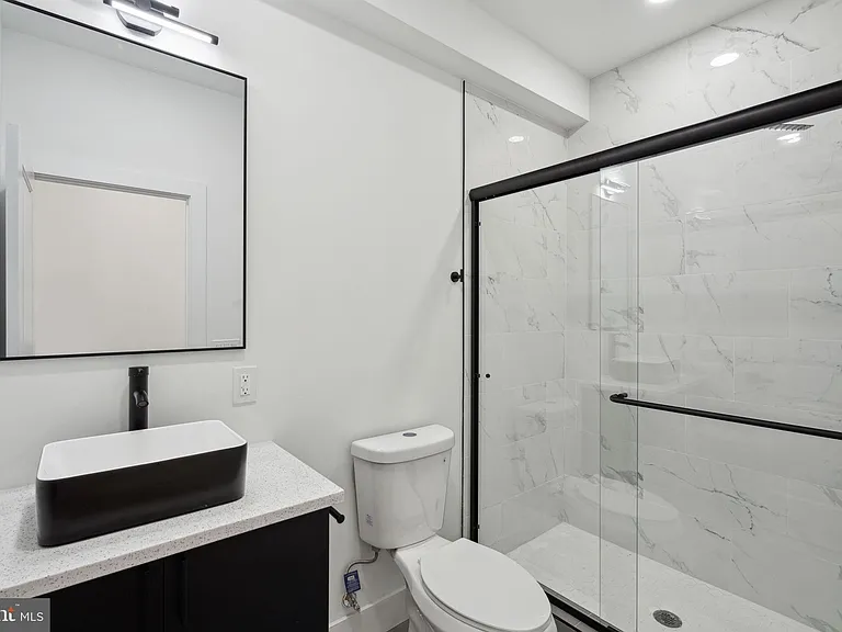 528 W Berks St #1 — Photo 21