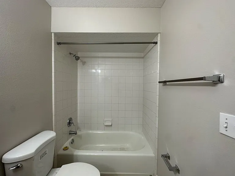 661 N Delmonte Ct — Photo 25