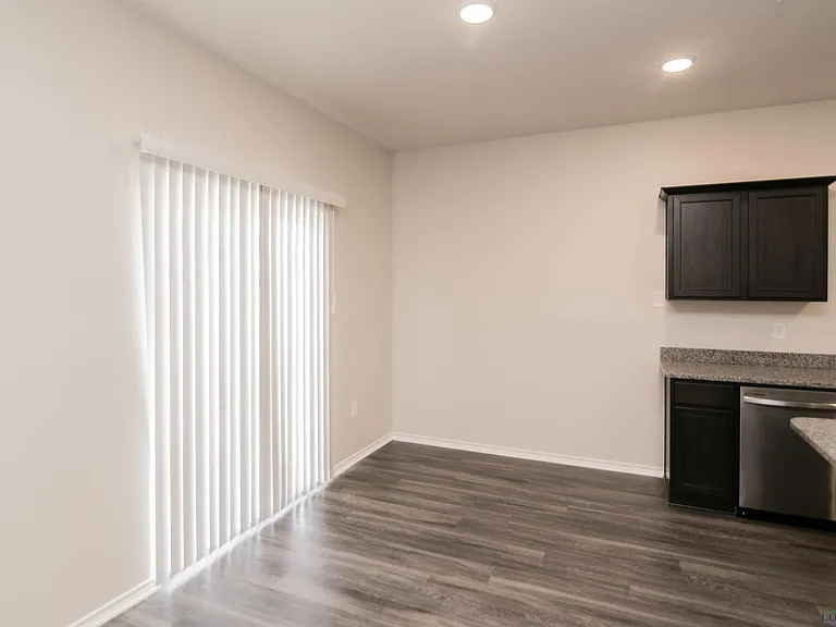 1427 Monterey Dr — Photo 15