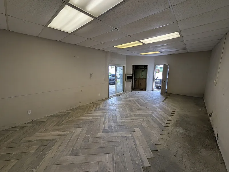 Studio, 1.0 bath, 2576 sqft, $995 — Photo 2