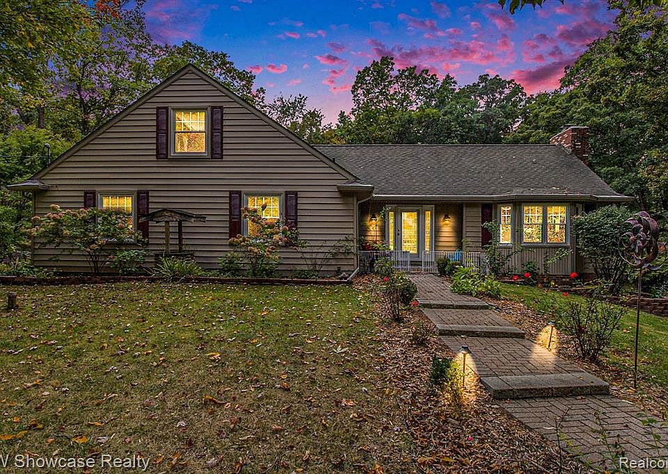 701 Gentry Ct, Howell, MI 48843 MLS 20240080509 Zillow