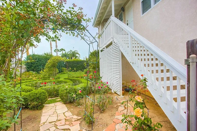 1 bed, 1.0 bath, 500 sqft, $2,600 — Photo 2