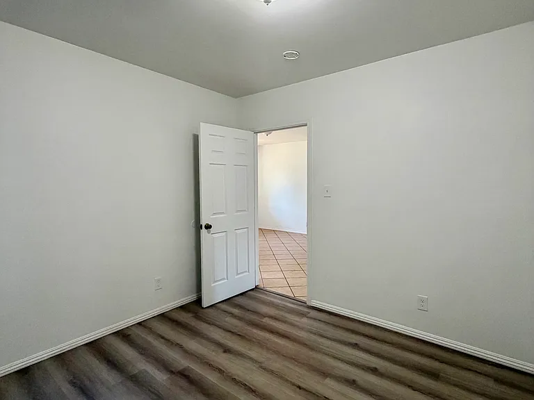 E Cedar St — Photo 9