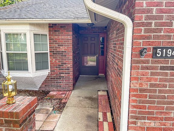 2nd image of 5194 Lazy Oaks Dr #5194