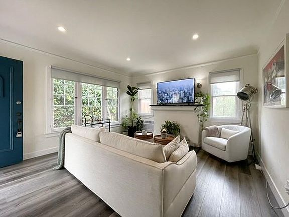 4th image of 618 1/2 N Alta Vista Blvd #618.5