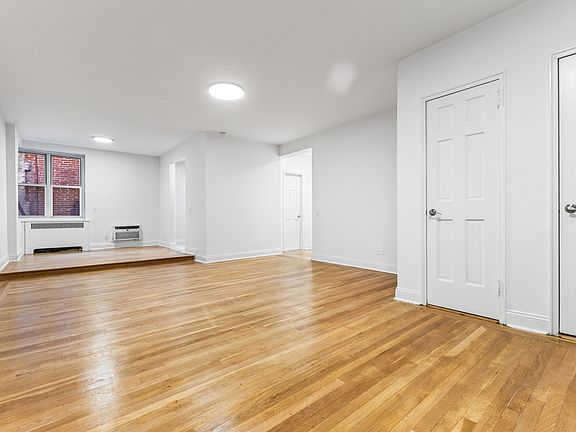 4th image of 360 W 55th St APT 2n