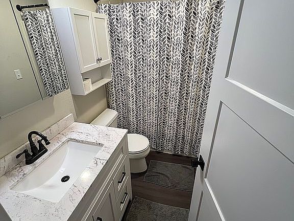 2nd image of 2103 Leo Ln