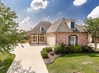 9057 Fox Gate Dr, Baton Rouge, LA 70809