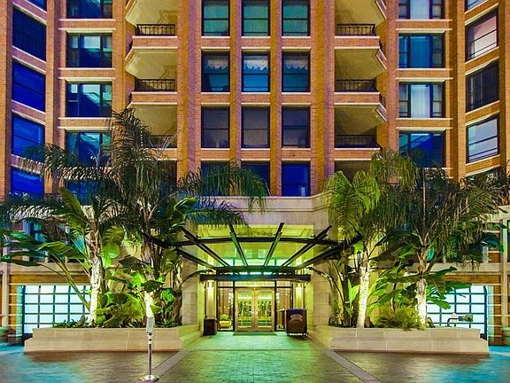 3rd image of 500 W Harbor Dr Unit 424
