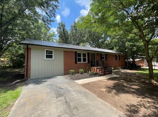 301 Smith Cir, Matthews, NC 28104