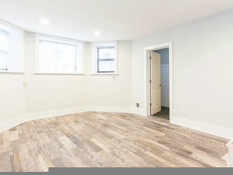 2922 W Logan Blvd #G — Photo 6