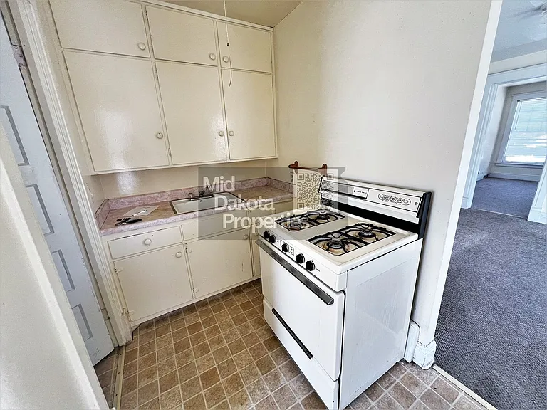 509 W 3rd Ave — Photo 8