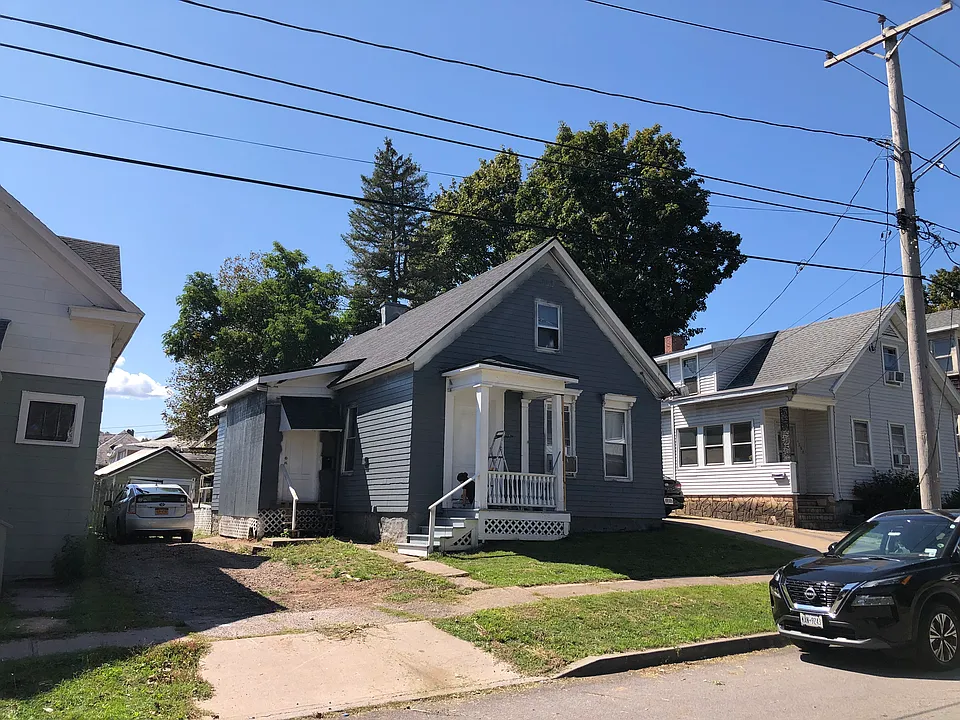1205 Walnut St