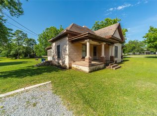 102 SW 3rd St, Krebs, OK 74554