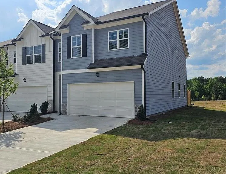 27 Berryville Dr — Photo 2