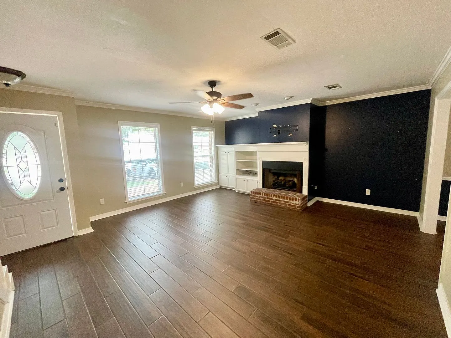 Charming 3 Bedroom Home in Madison Bonus Room & Large Private Backyard! — Photo 4