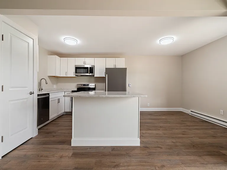 Old Carriage House Apartments — Photo 25