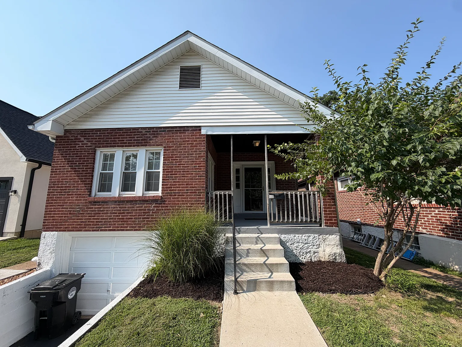 2 bed, 951 sqft, $1,900 — Photo 3