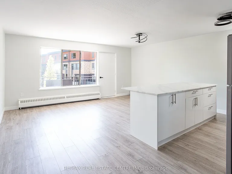 371 Lakeshore Rd W #205 — Photo 11