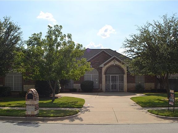 2nd image of 8114 Saddle Oak Dr