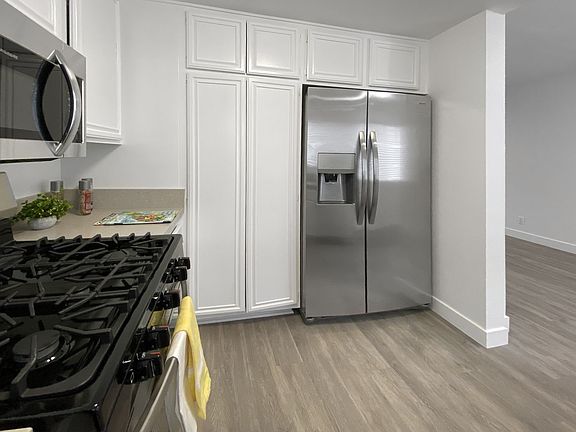 5th image of 1050 Allen Ave #5