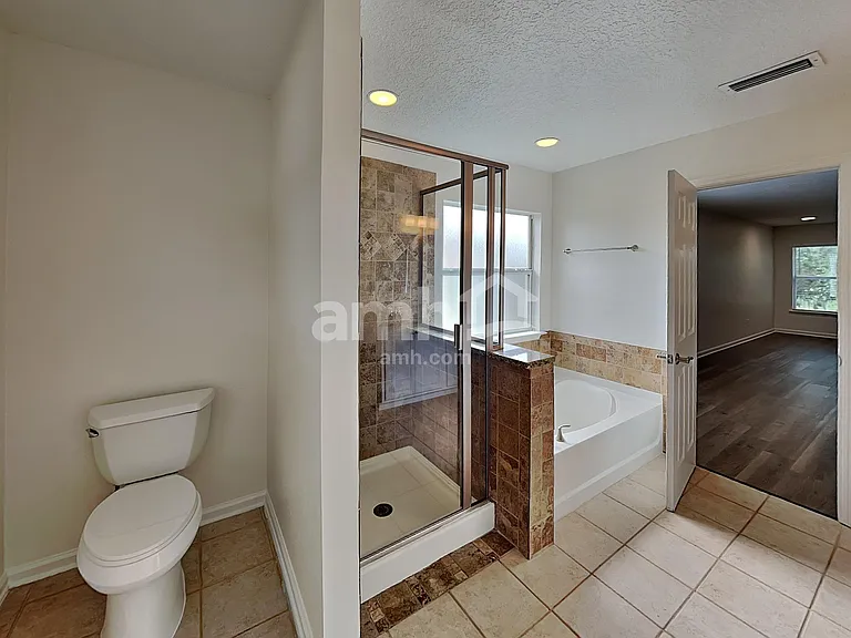 385 Bostwick Cir — Photo 14