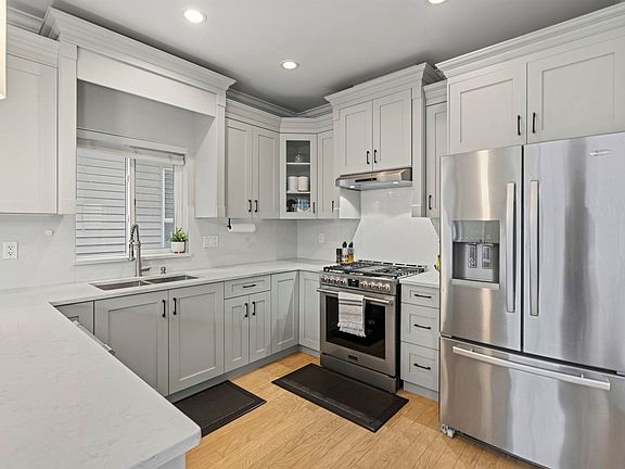 5th image of 6679 193rd St